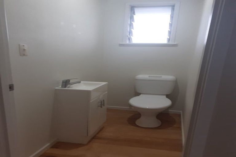 Photo of property in 13 Lewis Road, Pakuranga, Auckland, 2010