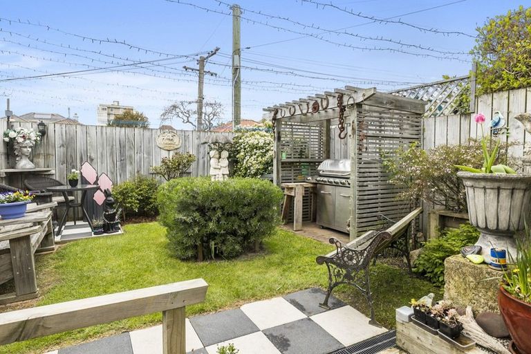 Photo of property in 35 Falkland Street, Maori Hill, Dunedin, 9010