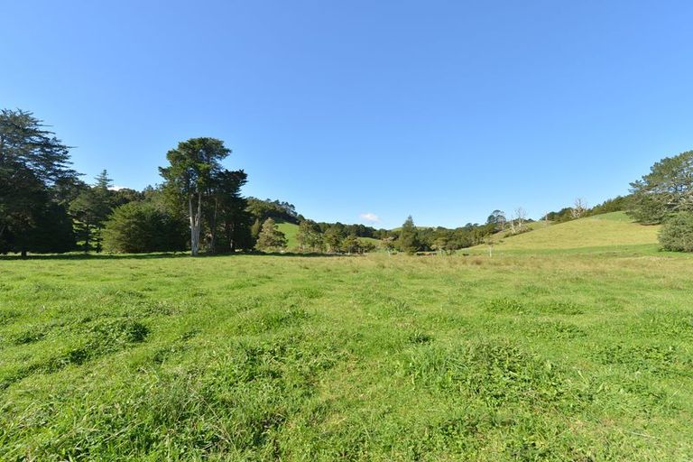 Photo of property in 127 Mcbreen Road, Hikurangi, 0181