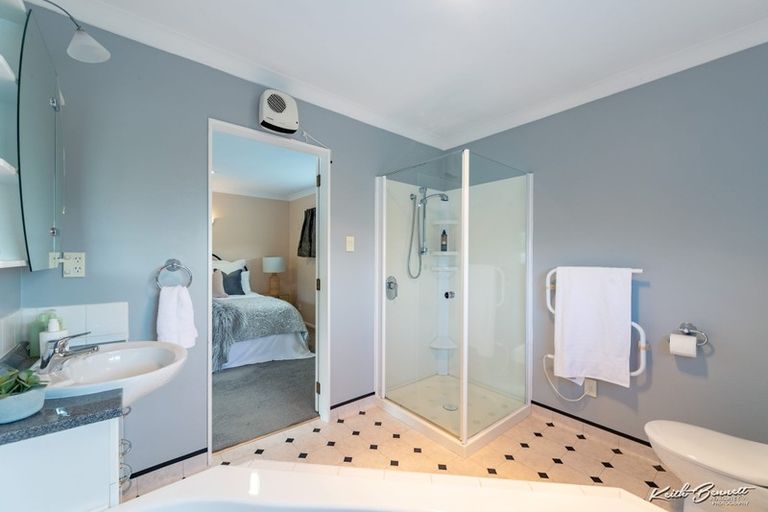 Photo of property in 21 Galveston Grove, Totara Park, Upper Hutt, 5018