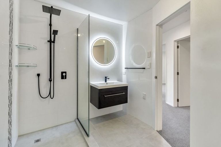 Photo of property in 3/4 Huka Road, Birkenhead, Auckland, 0626