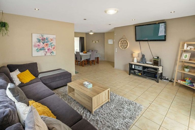 Photo of property in 1 Vanderbilt Place, Welcome Bay, Tauranga, 3112
