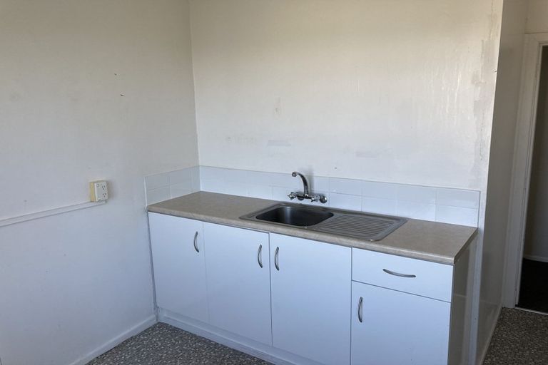 Photo of property in 87 Queens Drive, Lyall Bay, Wellington, 6022