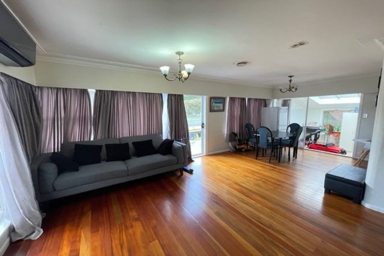 Photo of property in 15 Walpole Avenue, Hillpark, Auckland, 2102