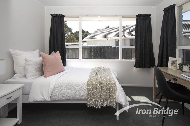 Photo of property in 33 Lamorna Road, Parklands, Christchurch, 8083
