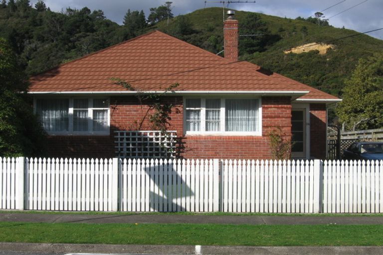 Photo of property in 24 Peck Street, Taita, Lower Hutt, 5011