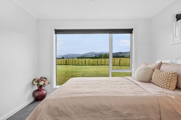 Photo of property in 335 Muhunoa Road East, Muhunoa East, Levin, 5570