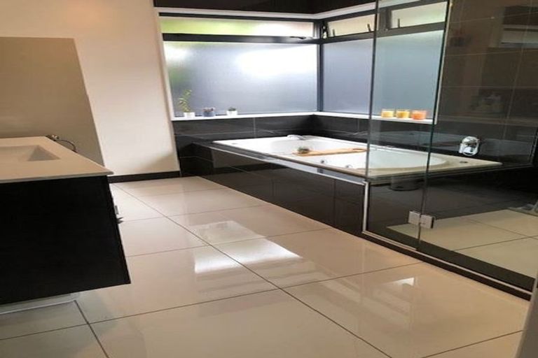 Photo of property in 152a Lincoln Road, Addington, Christchurch, 8024