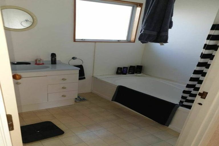 Photo of property in 28 Quebec Road, Milford, Auckland, 0620