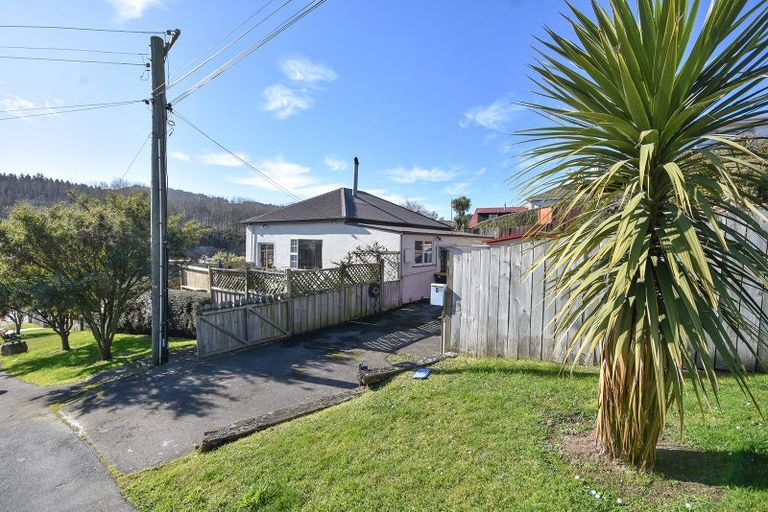 Photo of property in 2 Edinburgh Street, Green Island, Dunedin, 9018