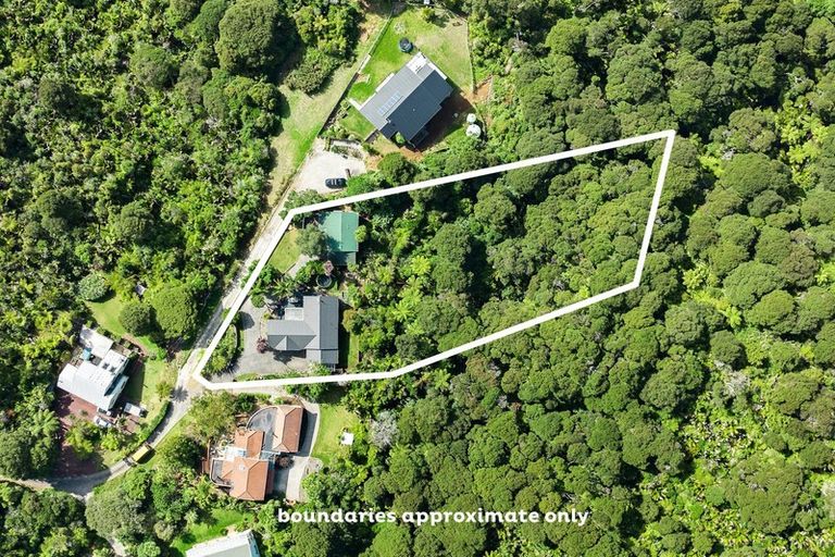 Photo of property in 3b Laingrange Place, Laingholm, Auckland, 0604