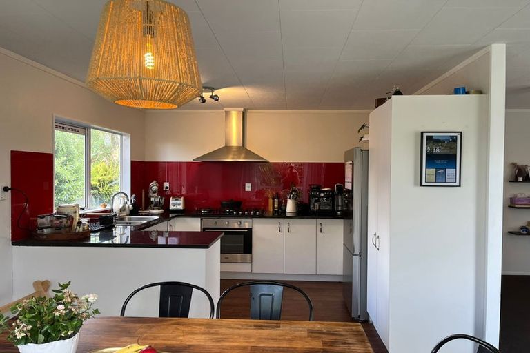 Photo of property in 24 Randwick Place, Randwick Park, Auckland, 2105