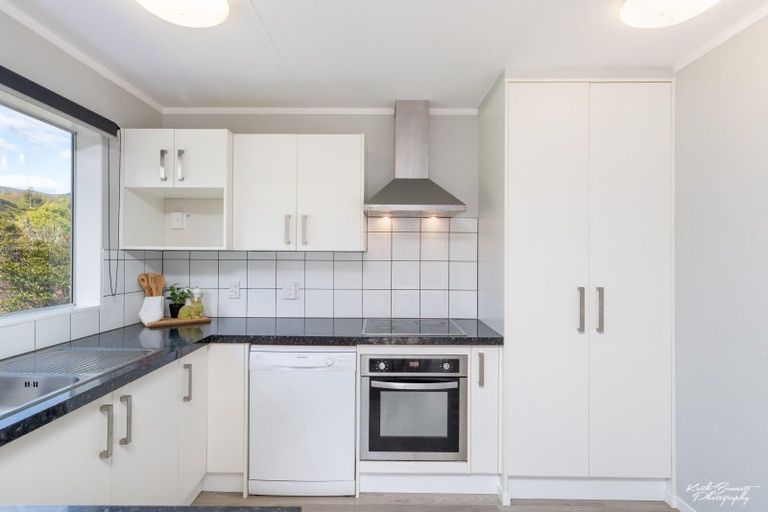 Photo of property in 118 Norana Road, Timberlea, Upper Hutt, 5018