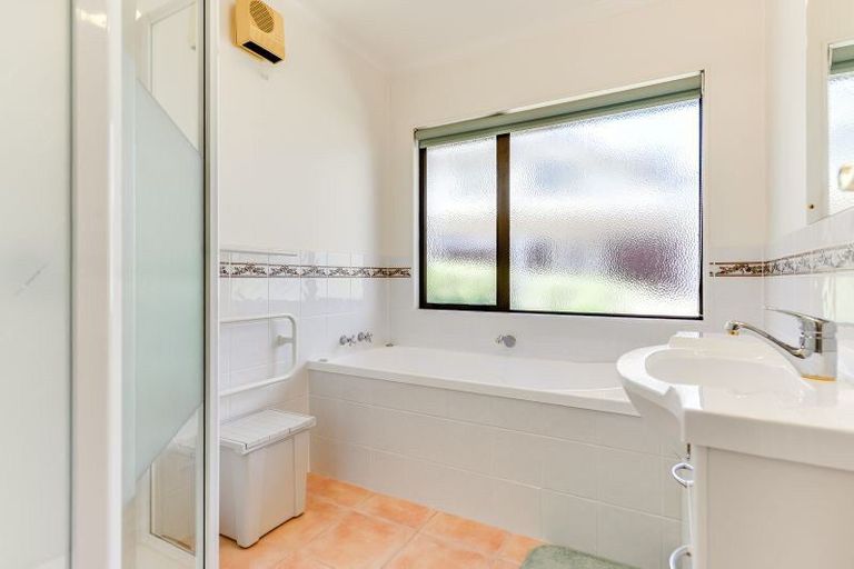 Photo of property in 49 Greenfield Drive, Western Heights, Hamilton, 3200