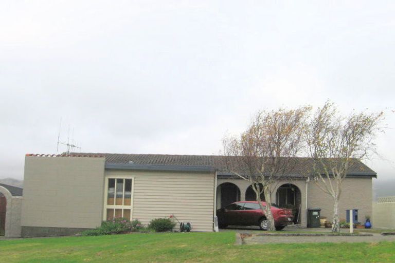 Photo of property in 60 Oriel Avenue, Tawa, Wellington, 5028