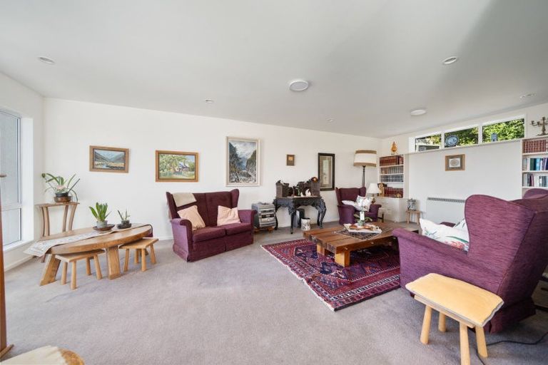 Photo of property in 2 Iles Lane, Cashmere, Christchurch, 8022