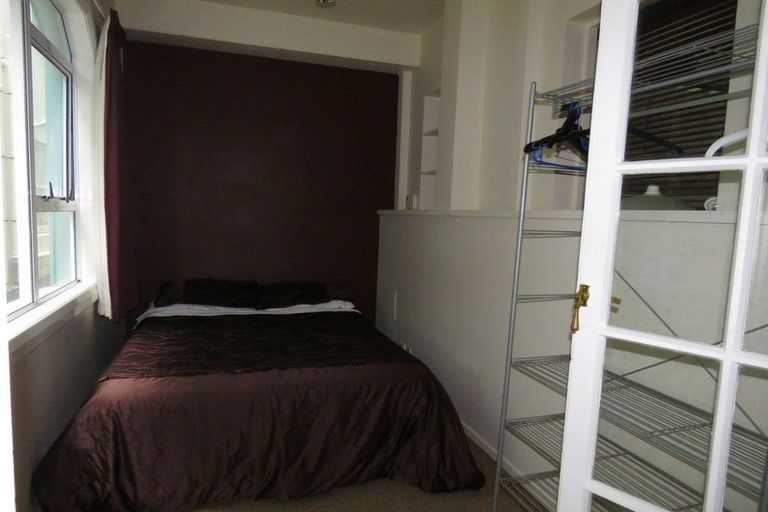 Photo of property in Devonport Apartments, 22/127 Saint Aubyn Street, New Plymouth, 4310