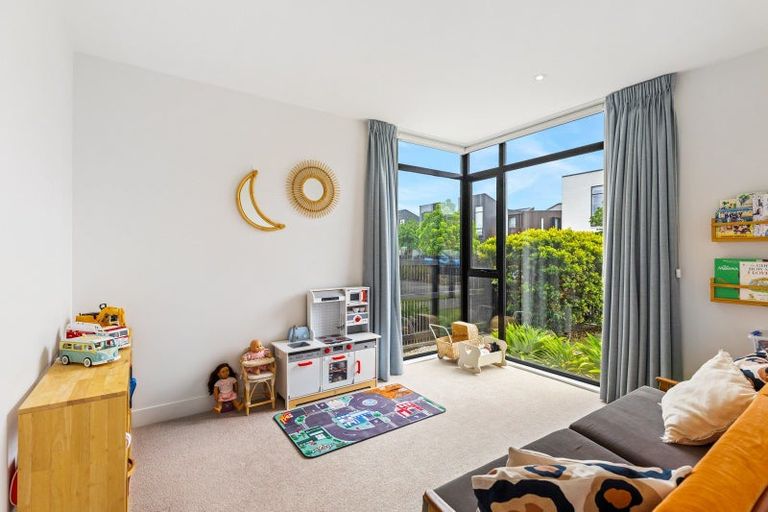 Photo of property in 10 Nevill Road, Hobsonville, Auckland, 0616