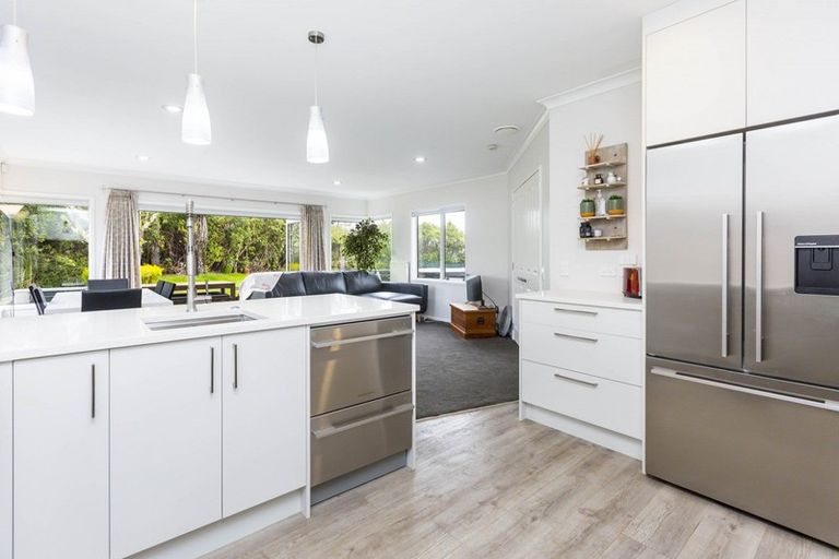 Photo of property in 65 Mount Marua Way, Timberlea, Upper Hutt, 5018