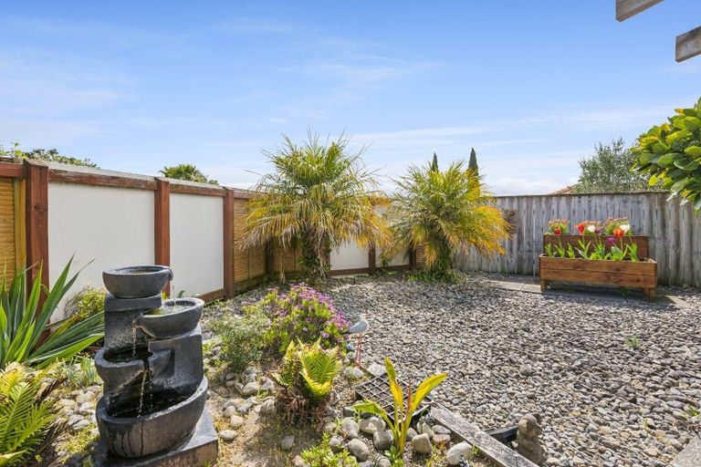 Photo of property in 43 Quadrant Heights, Paraparaumu, 5032