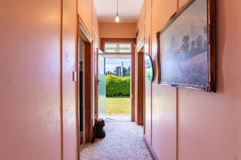 Photo of property in 65 Newman Road, Eketahuna, 4900