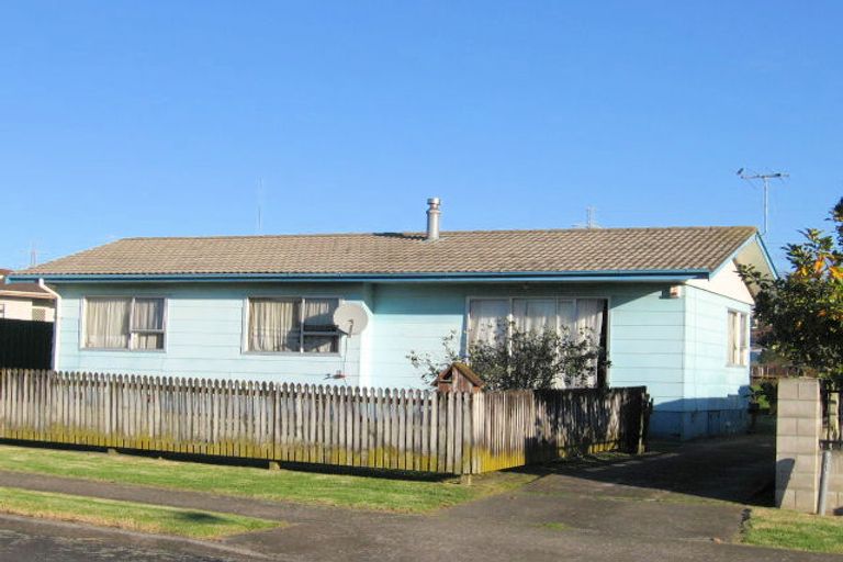 Photo of property in 5 Dillon Crescent, Clover Park, Auckland, 2019