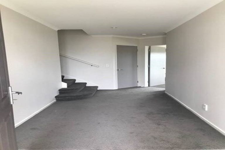 Photo of property in 33 Aspiring Terrace, Aotea, Porirua, 5024