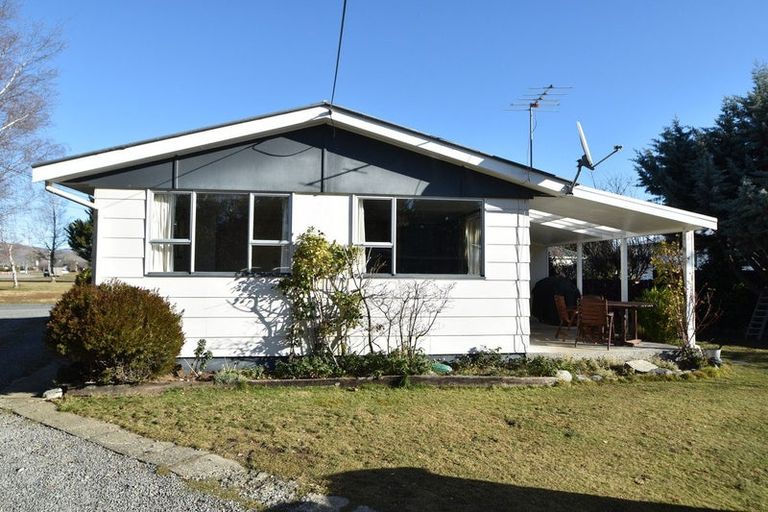 Photo of property in 3 Dobson Place, Twizel, 7901