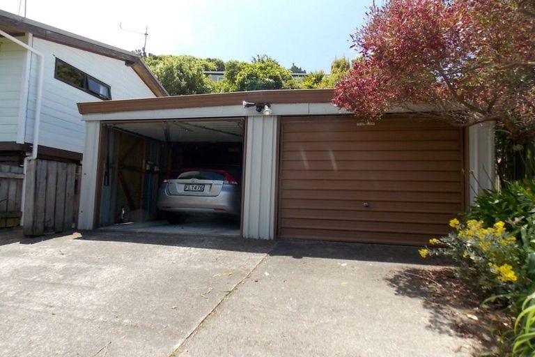 Photo of property in 16 John Witton Drive, Crofton Downs, Wellington, 6035