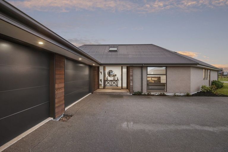 Photo of property in 14 Kingsdowne Drive, West Melton, 7618