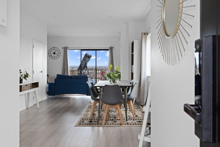 Photo of property in 20a Putiputi Way, Papakura, 2110