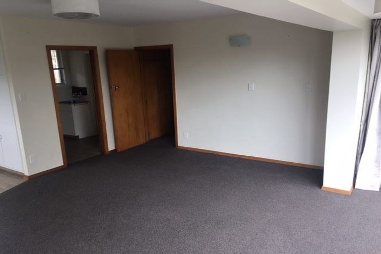 Photo of property in 1/32 Landsdowne Terrace, Cashmere, Christchurch, 8022