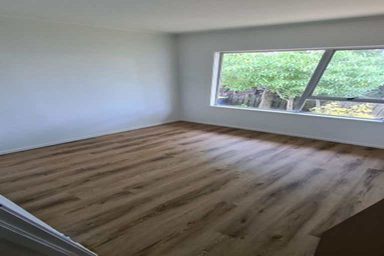 Photo of property in 28 Glynnbrooke Street, Te Atatu South, Auckland, 0610