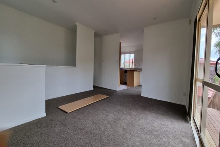 Photo of property in 78a Sunset Road, Unsworth Heights, Auckland, 0632