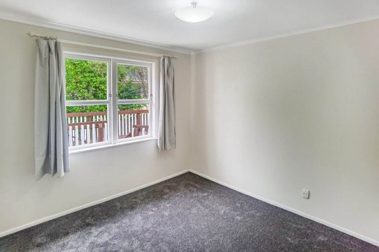 Photo of property in 26 Sovereign Place, Glenfield, Auckland, 0629