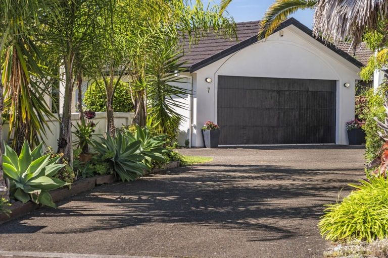 Photo of property in 7 Piha Close, Papamoa Beach, Papamoa, 3118