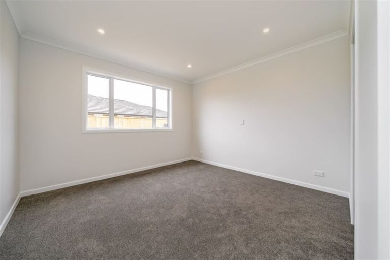 Photo of property in 12 Poulson Grove, Trentham, Upper Hutt, 5018