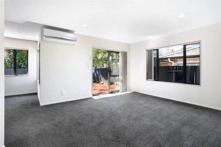Photo of property in 318 Triangle Road, Massey, Auckland, 0614