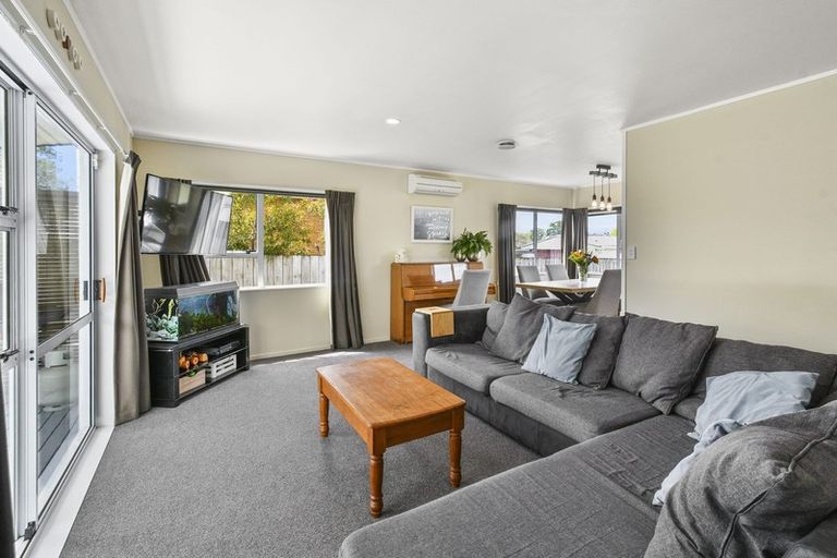 Photo of property in 6 Lorelei Place, Opaheke, Papakura, 2113