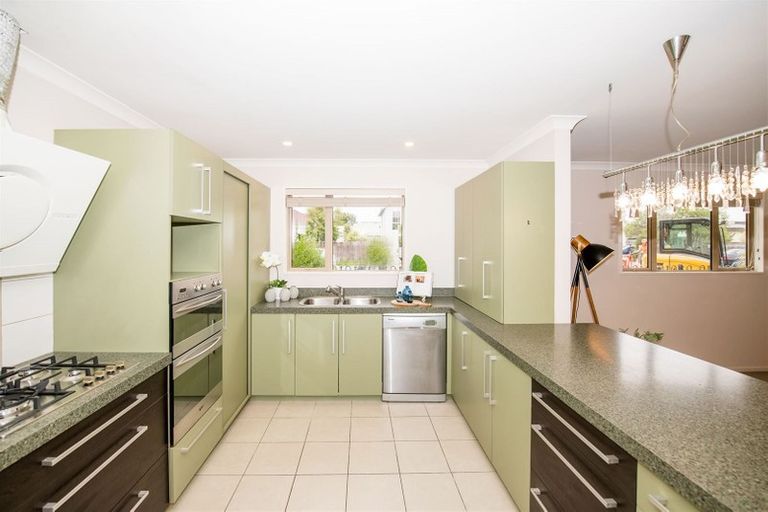 Photo of property in 98 Elizabeth Street, Riccarton, Christchurch, 8041