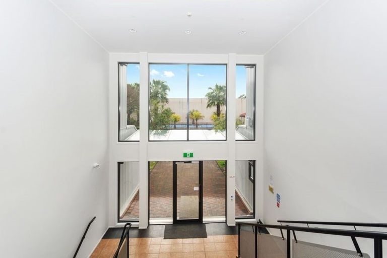 Photo of property in 17b/30 Westward Ho, Glen Eden, Auckland, 0602