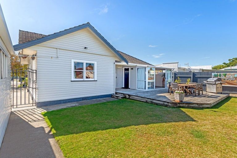Photo of property in 100 Awapuni Road, Awapuni, Gisborne, 4010