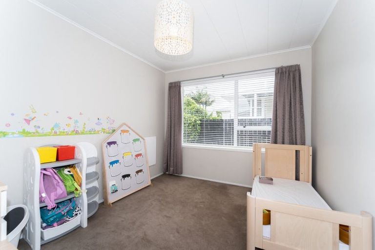 Photo of property in 25a Waipani Road, Te Atatu Peninsula, Auckland, 0610