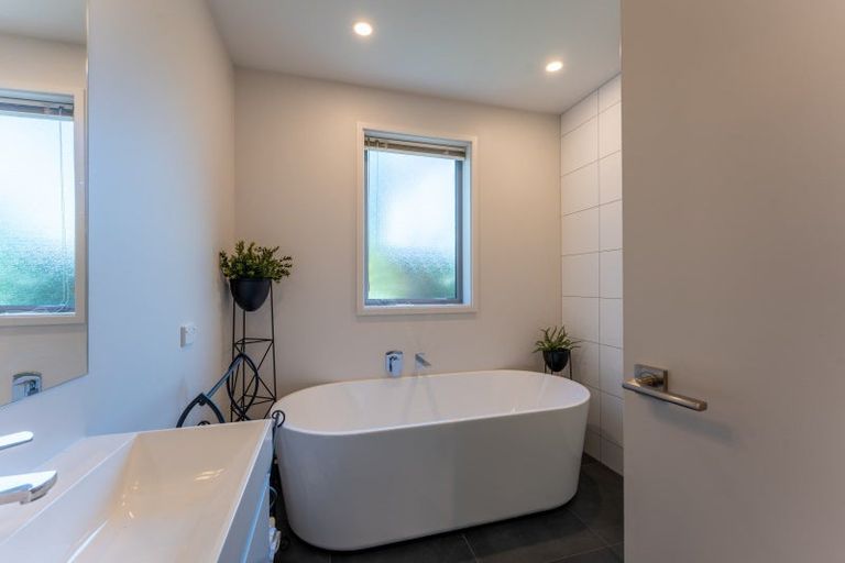 Photo of property in 174 Douglas Street, Highfield, Timaru, 7910