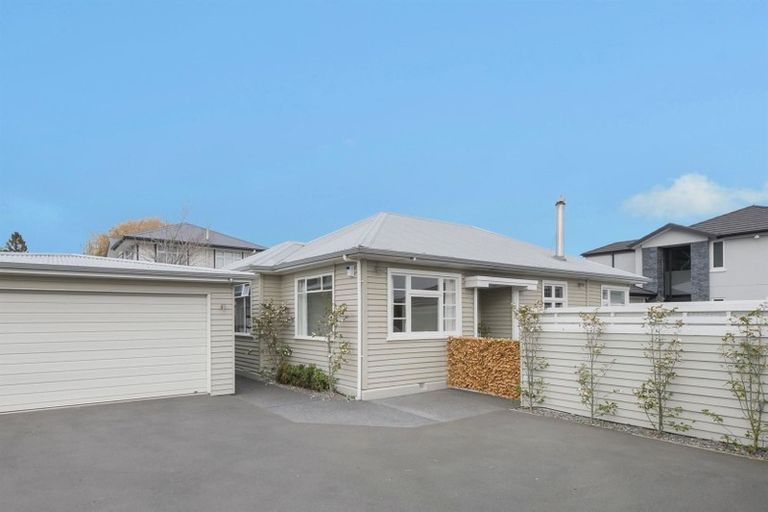 Photo of property in 153 Centaurus Road, Saint Martins, Christchurch, 8022