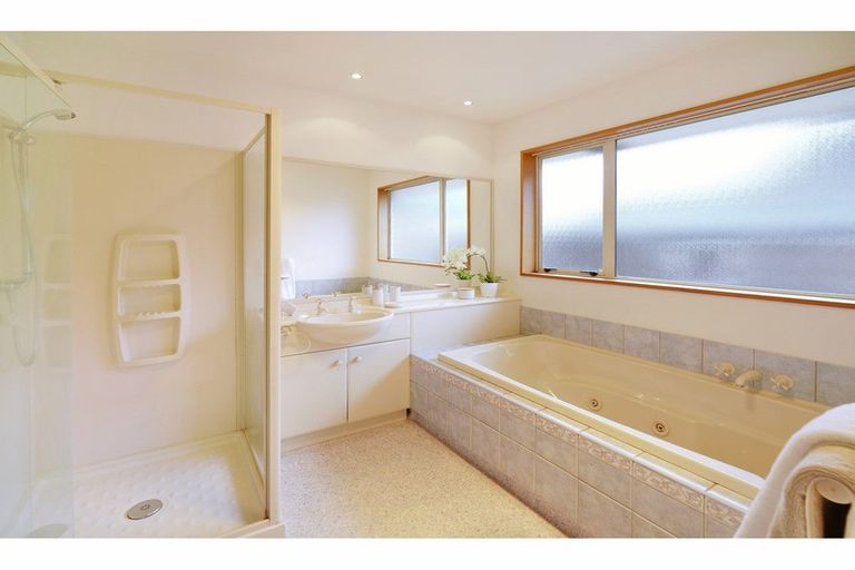 Photo of property in 12 Regency Crescent, Redwood, Christchurch, 8051