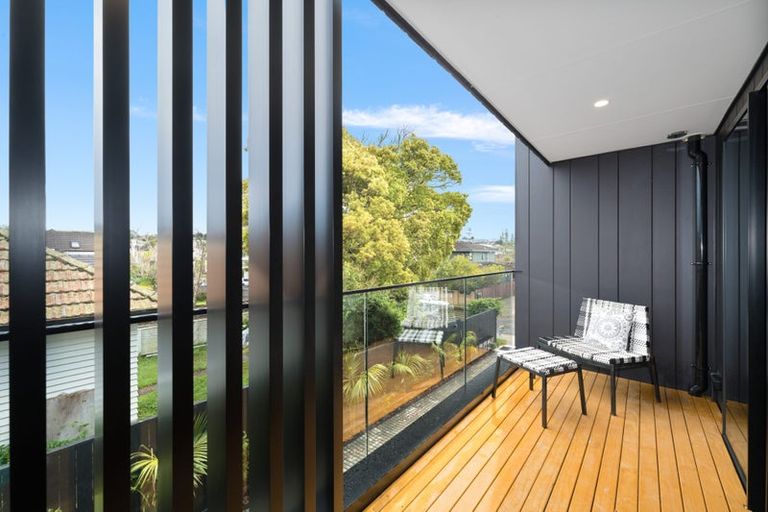 Photo of property in 18b Stratford Avenue, Milford, Auckland, 0620