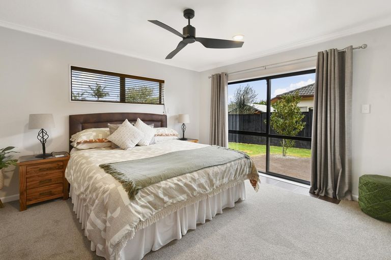 Photo of property in 41 Croftview Road, Wattle Downs, Auckland, 2103