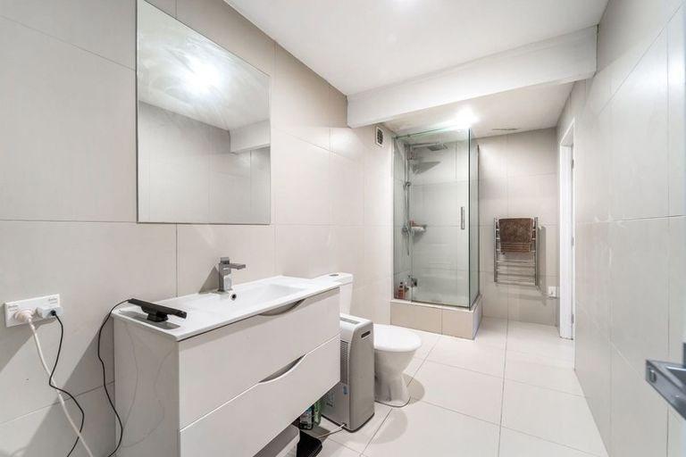 Photo of property in 33 Archers Road, Hillcrest, Auckland, 0629