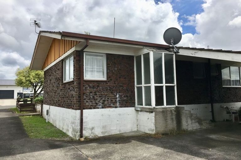 Photo of property in 1/29 Lane Road, Weymouth, Auckland, 2103